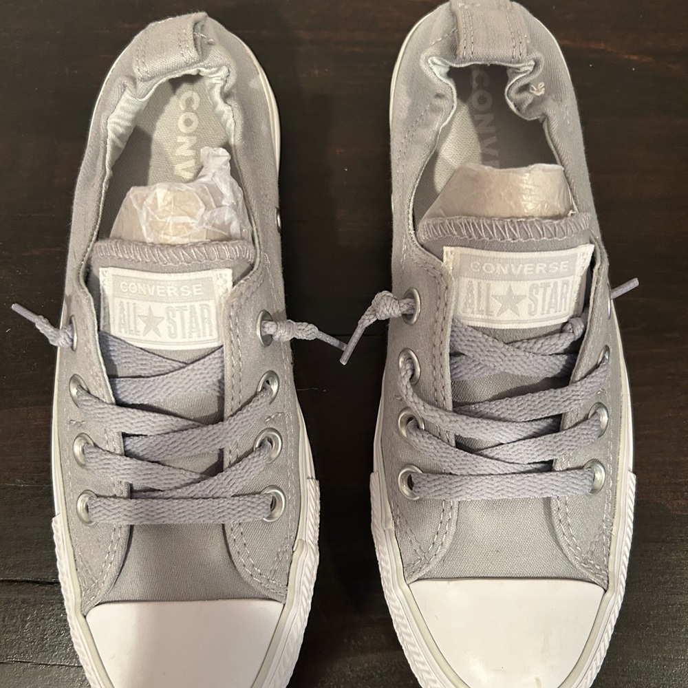 Converse Low Top Sneakers in Light Gray